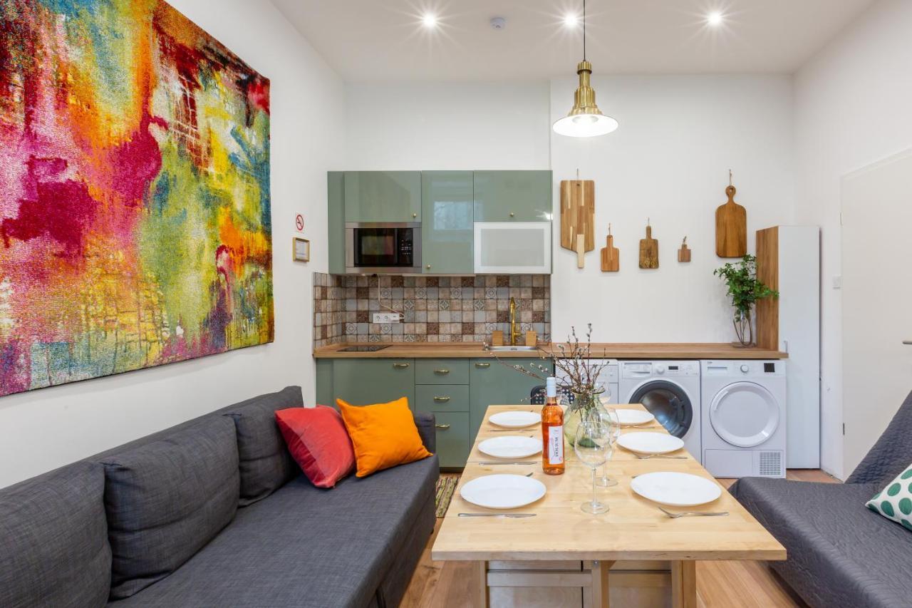 Industrial Style Appartment With Ac Steps To Gozsdu Budapest Exteriör bild